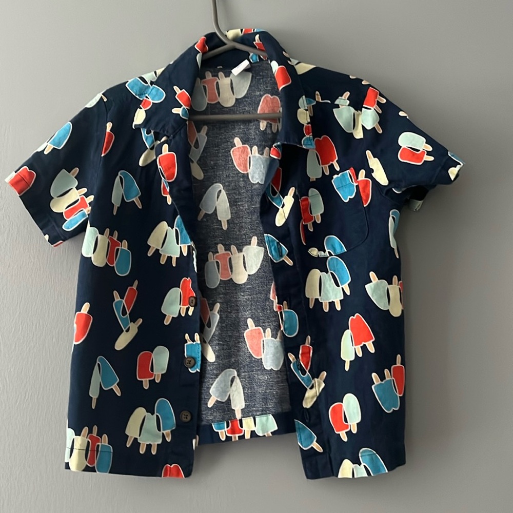 Toddlers 4T shirt, gently used only worn once